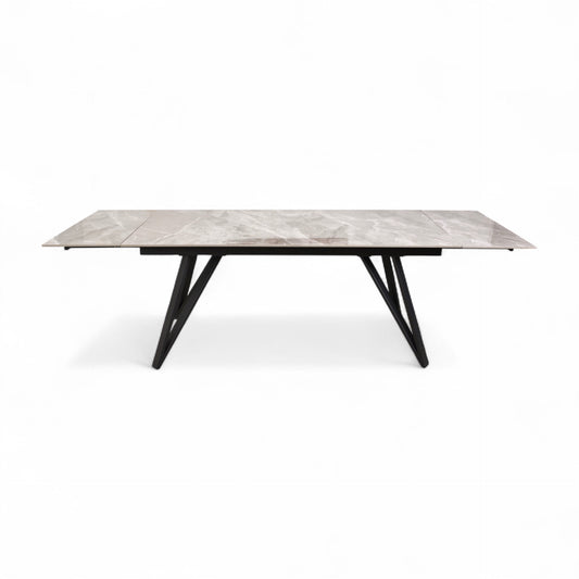 Mesa cubierta de cerámica  con extensiones