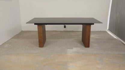 Mesa DW-3011 / 2 Extensiones y sillas.